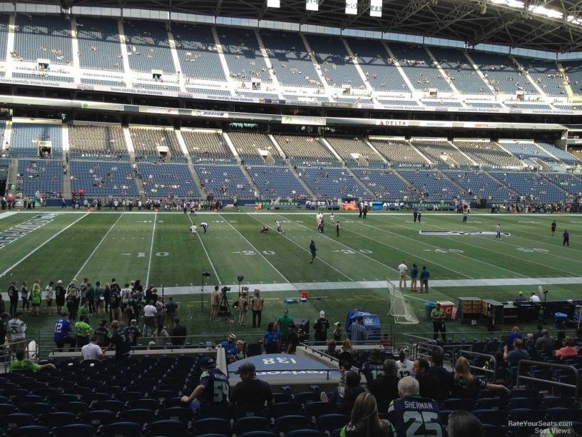 Seahawks vs Rams - 4 Charter Seats