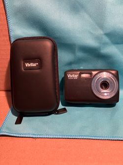 Vivitar ViviCam X137 Digital Camera with Case