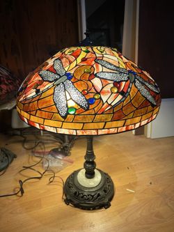 Handmade Tiffany-Style Stained Glass Dragonfly Lamp (Crimson Red)