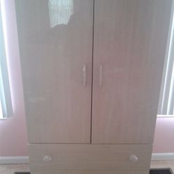 Bedroom Furniture Set