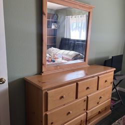 Dresser w/ Mirror 
