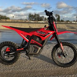 EM-5 2500W Electric Dirt Bike | 37 MPH | Hydraulic Suspension | $1,299
