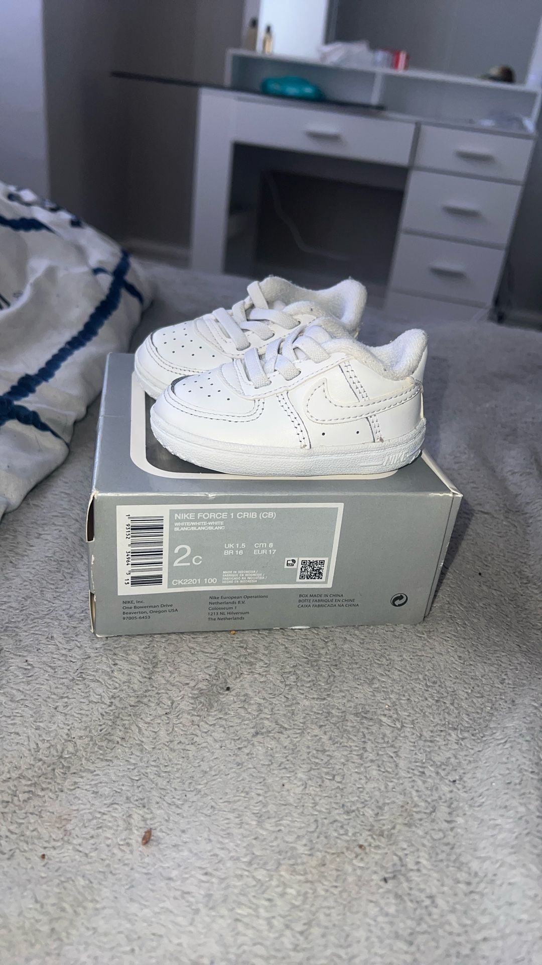 2c Nike Bby Snikers
