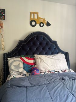 Queen bed