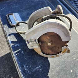 SAW 7 INCH STANLEY STRONG BUILDERS HEAVEY DUTY Circular   SAW