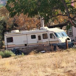 Ugly but  Livable 31 ft 1987 Chevrolet 454 motorhome !. Clean title . Cheap ! As is