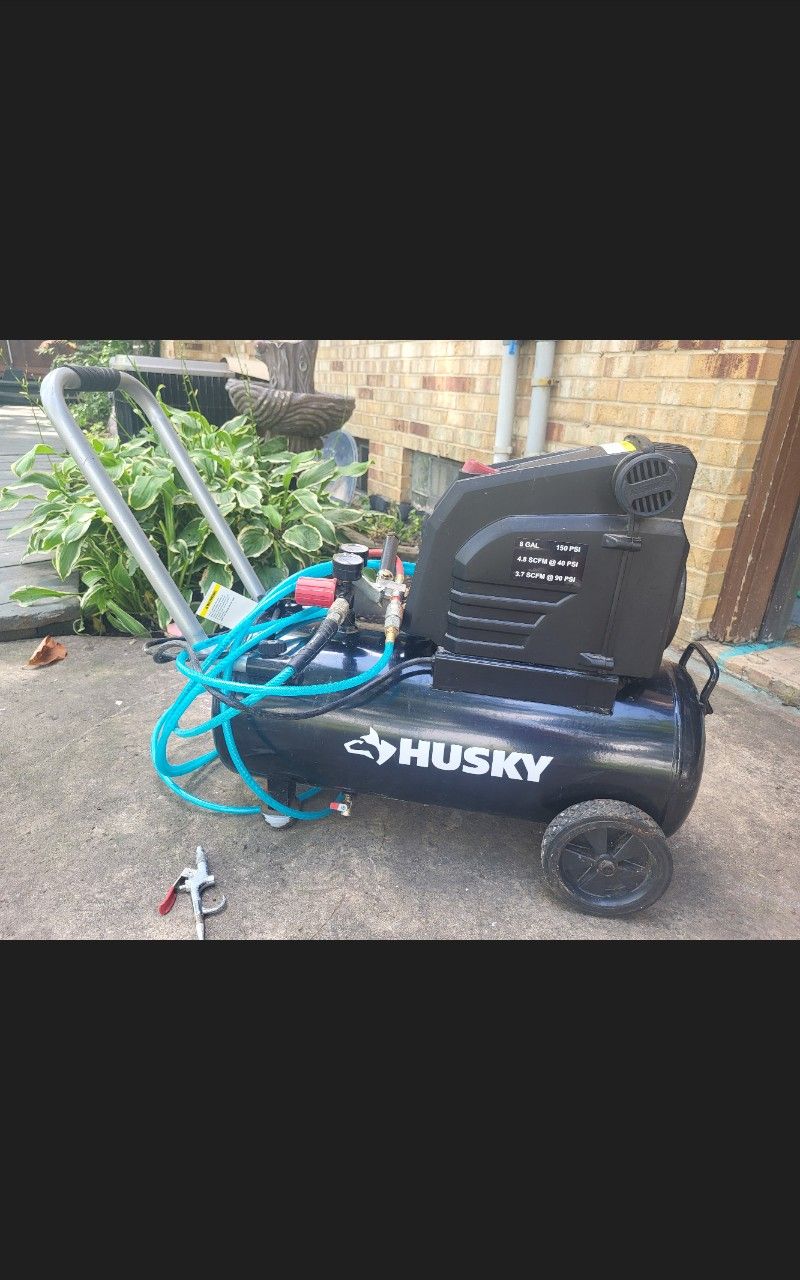 Husky 8G 150 PSI Hotdog Air Compressor 0300816