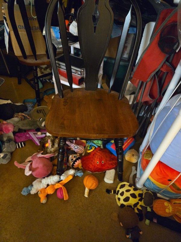 2 Chairs w/matching Table