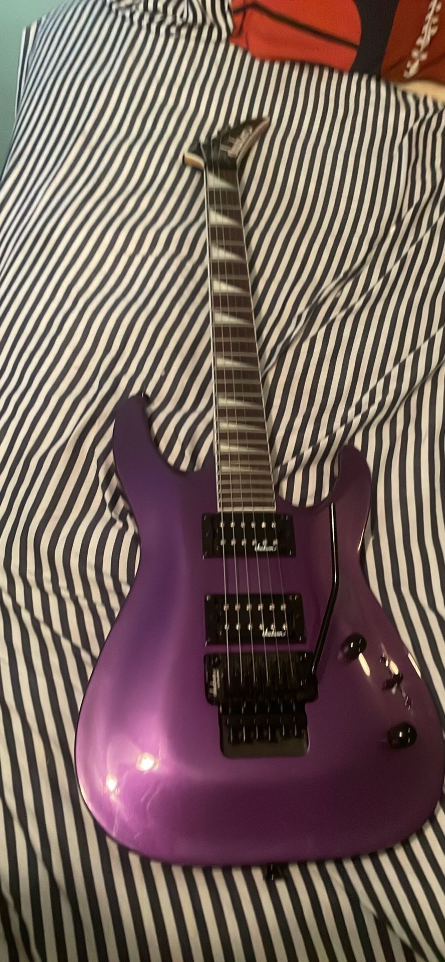 Jackson JS32 Dinky In Pavo Purple