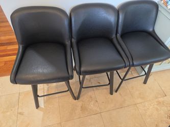 3 black leather counter stools