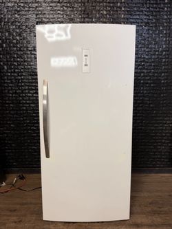 FRIGIDAIRE STAND UP FREEZER w/WARRANTY! R3679A