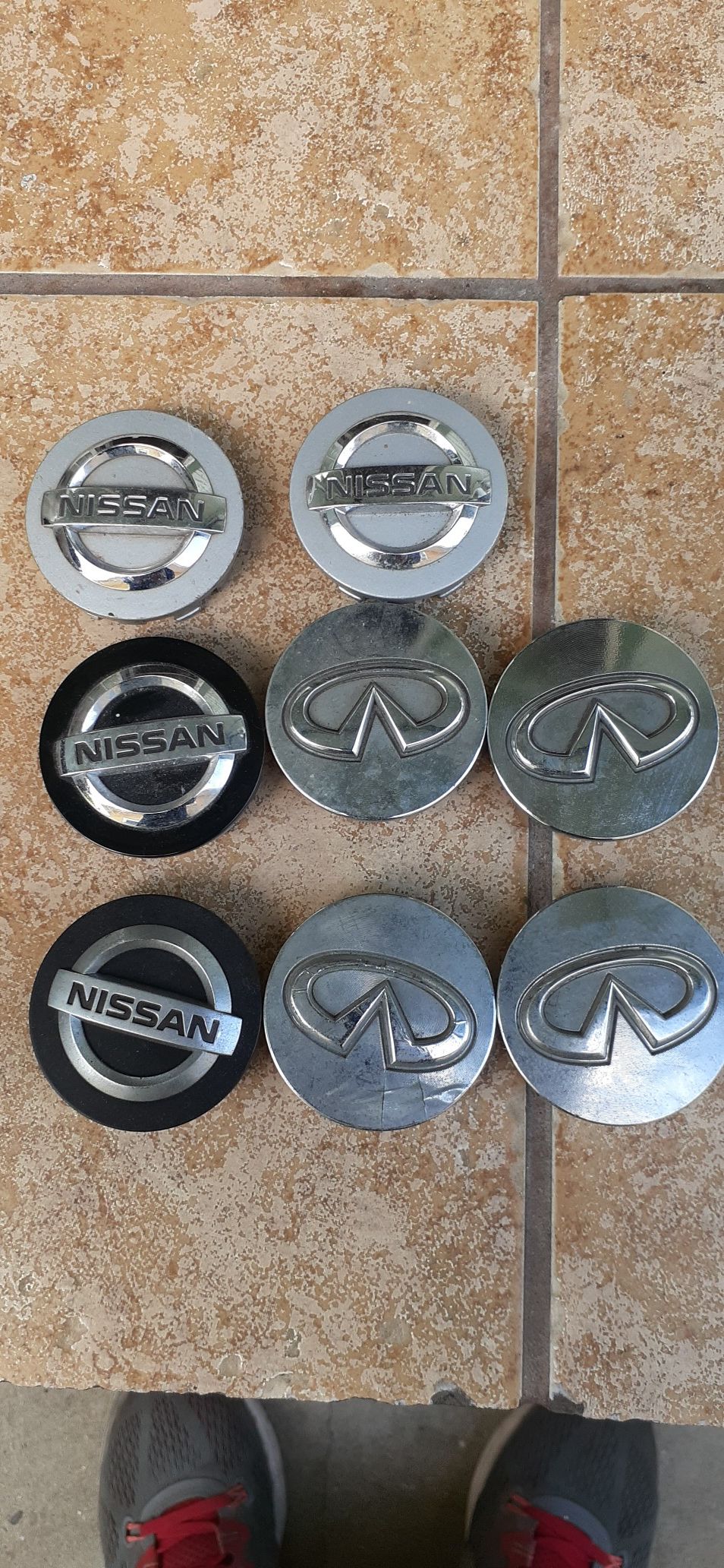 Nissan Infiniti wheel rims center hubcaps