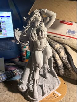 Thog, Amazonian statuette