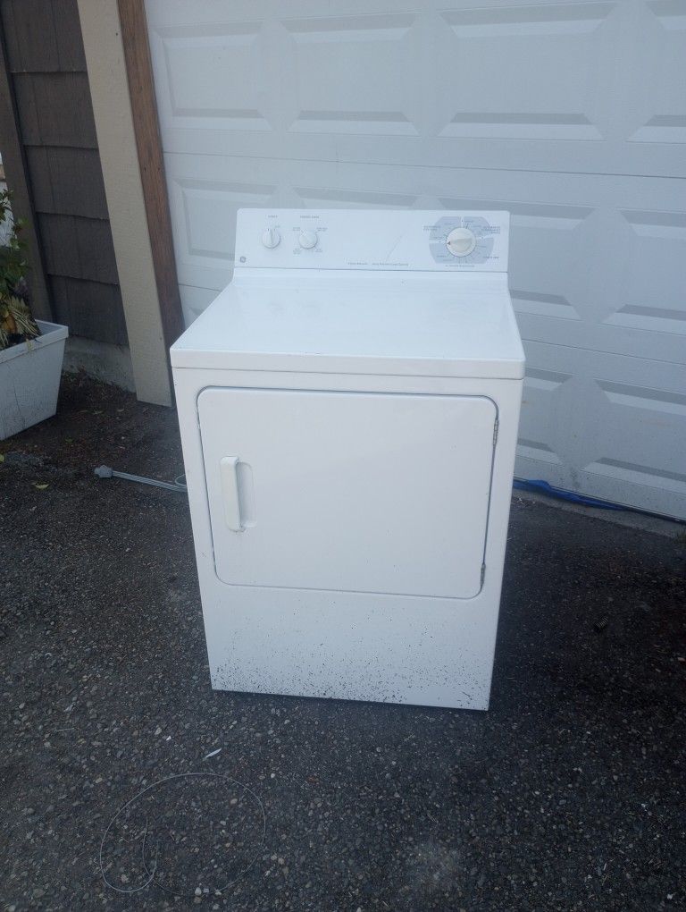 GE Heavy Duty Large Capacity Five Cycle Dryer