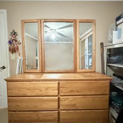 Dresser Trifold Mirror Oak Frame, 