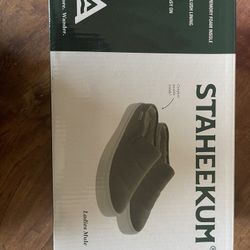 New Women’s Shoes Size 9