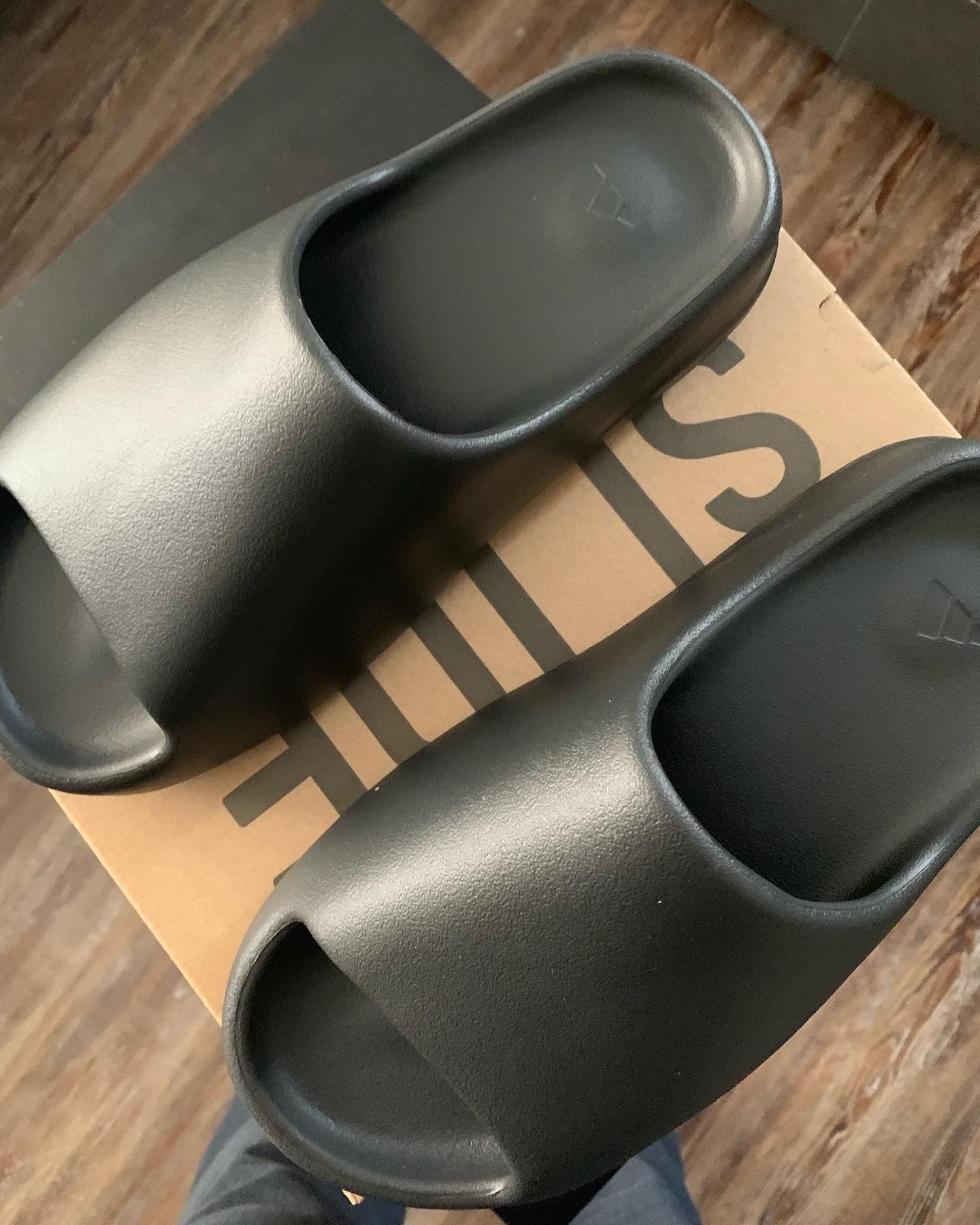 Yeezy Slides Size 10 $130