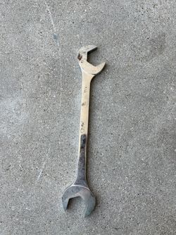Mac Tools DA40 1-1/4" 4-Way Angled Head Offset Open-End Wrench