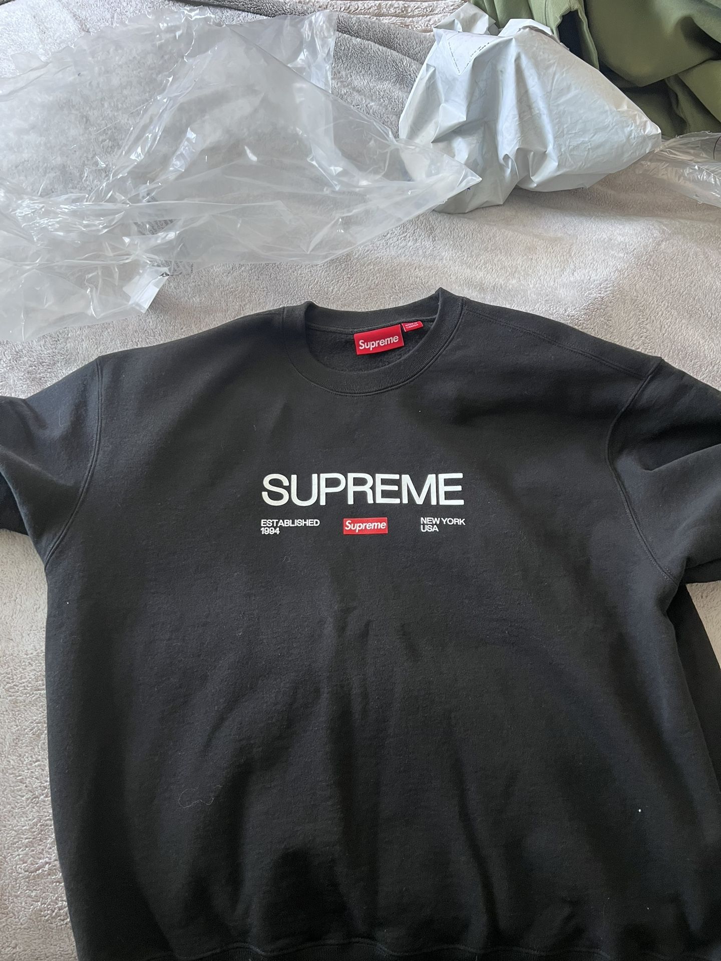 Supreme Large Sweater 