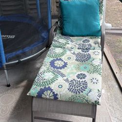 Lawn/Pool Chair Excellent Used Condition With Cover