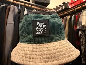 bucket hat