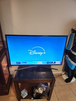 Samsung Smart TV Flat Screen