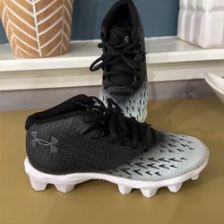 Cleats Almost New, Youth 5