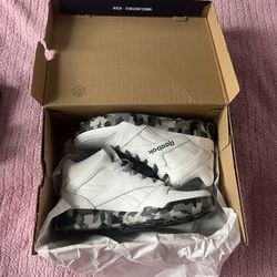 brand new Reebok basketball shoes size Men’s 7