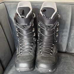 Burton mens Tribute Snowboard Boots ( AlmostNew ) size 12