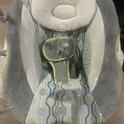 2 Baby Swings