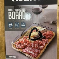 Charcuterie board with lid