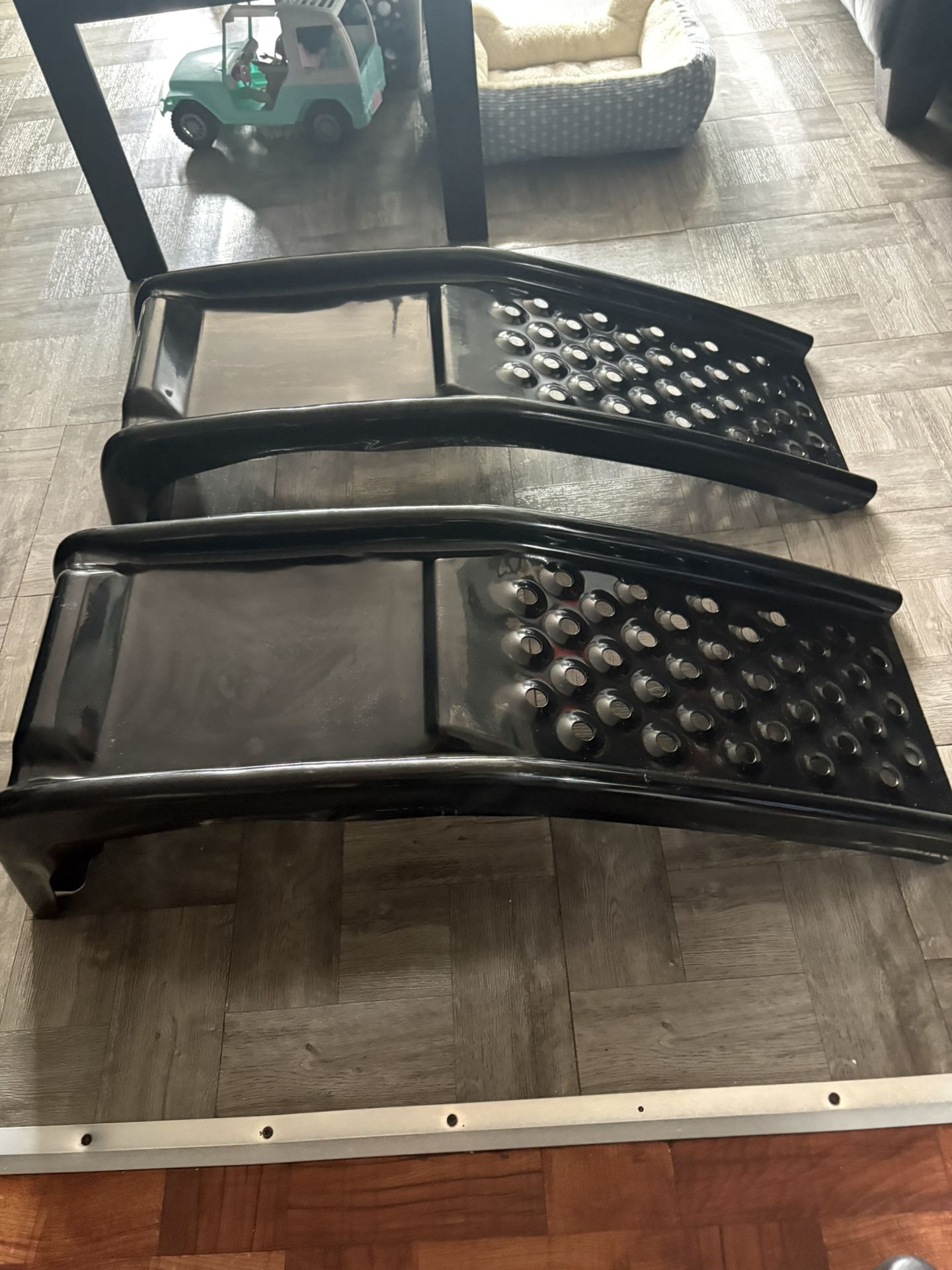 PITTSBURGH 4000 lb. Capacity Solid Steel Auto Ramp Set