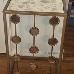 Modern Gold Accent Table with Mirrored Top and Geometric Circle Design