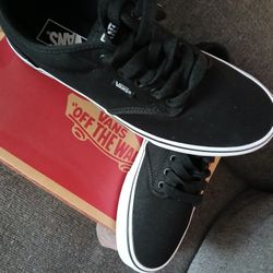 Atwood (Canvas) Black And White 