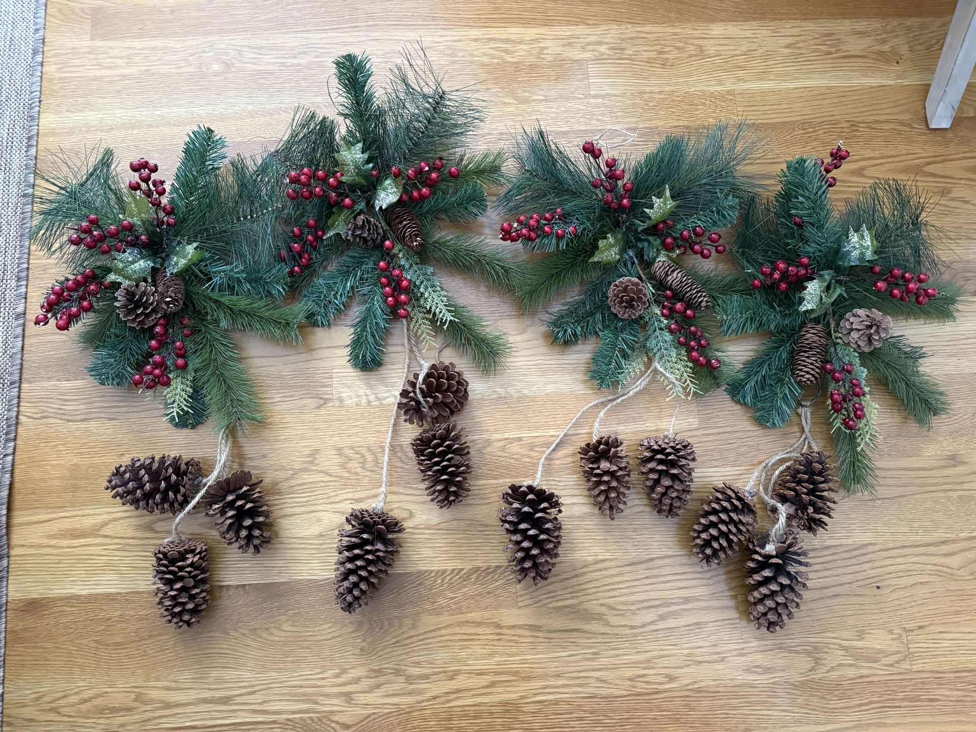 Christmas Decorations Swag berries And Pinecones Set If 4