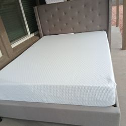 Queen Size Bed 