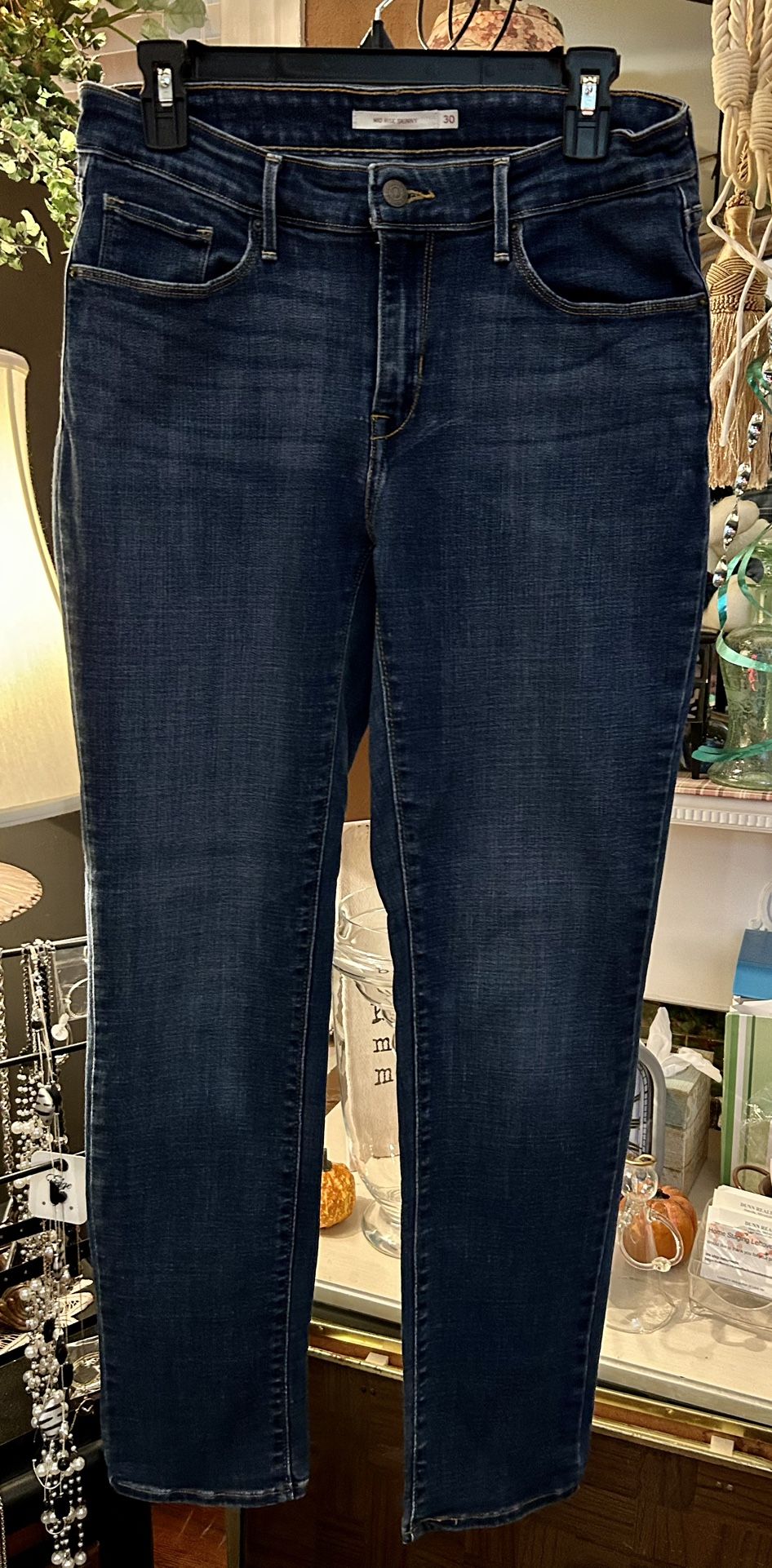 Ladies Mid rise Skinny Stretch Levi’s