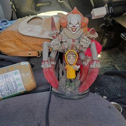Omx Figurine We All Float
