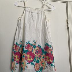 Old Navy girl dress Size ( 6 - 7 )