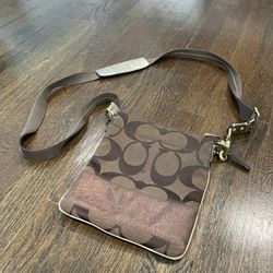 Coach Tan Vintage Crossbody Purse 