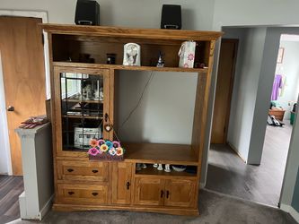 Entertainment center