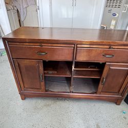 Dresser