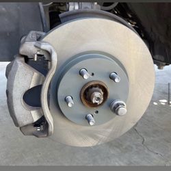 BRAKE PAD CHANGES AND ROTOR CHANGES PARTS AND LABOR AVAILABLE 