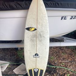 5’8 Sharp eye Surfboard