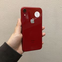 Factory Unlocked Iphone Xr 128 gb comes with store warranty 