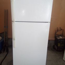 Nice White Fridge 18cu Ft. Free Delivery 