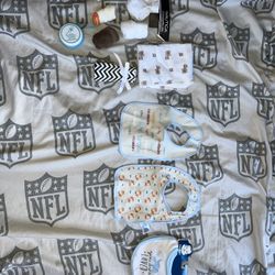 14 Pieces - Bibs, Socks,  Burping Blanket, And Pacifier Clip