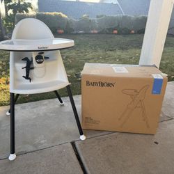 Baby Björn High Chair – Sleek, Compact & Easy-Clean (Great Condition)