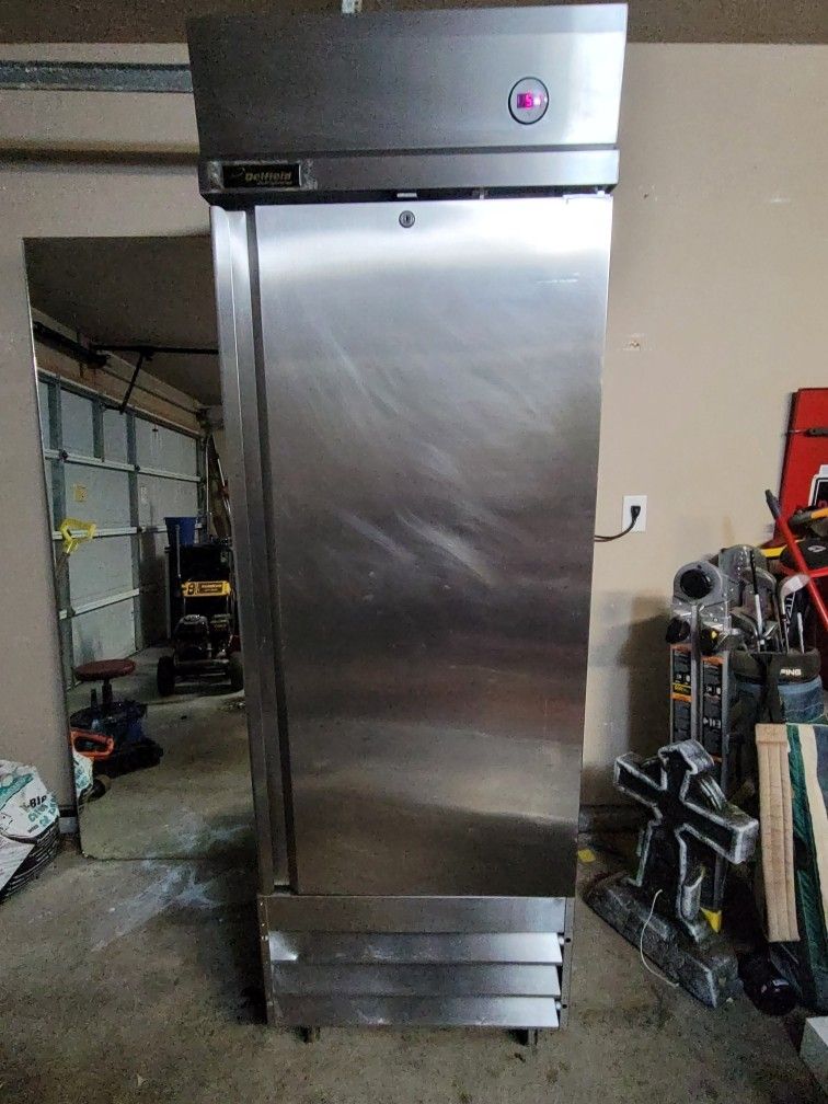 Commerical Reach-in Delfield Refrigerator