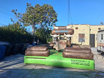 Mechanical bull